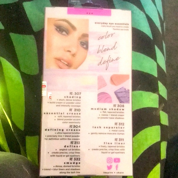 ✨🆕Real Techniques Every Day Eye Essentials Makeup Brushes Set!💜✨ - Picture 2 of 9